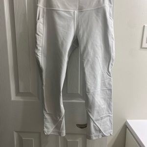 White Lululemon Capri Leggings with pocket